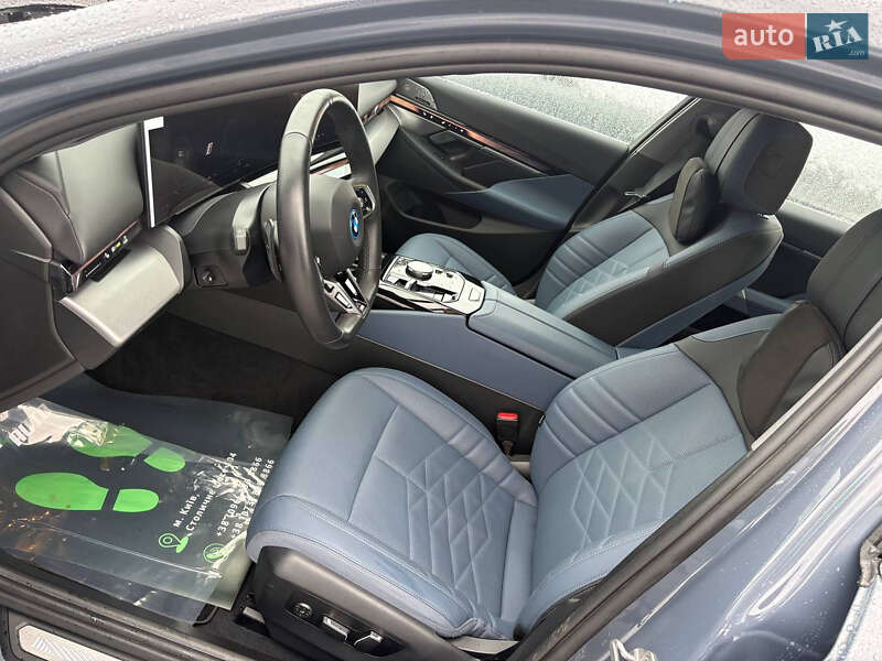 Седан BMW i5 2024 в Киеве