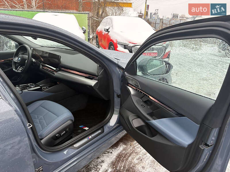 Седан BMW i5 2024 в Киеве