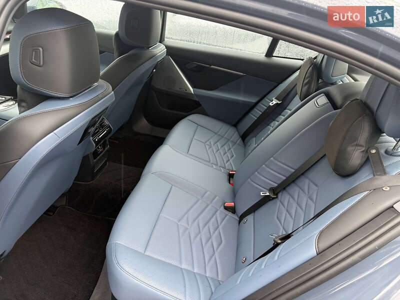 Седан BMW i5 2024 в Киеве