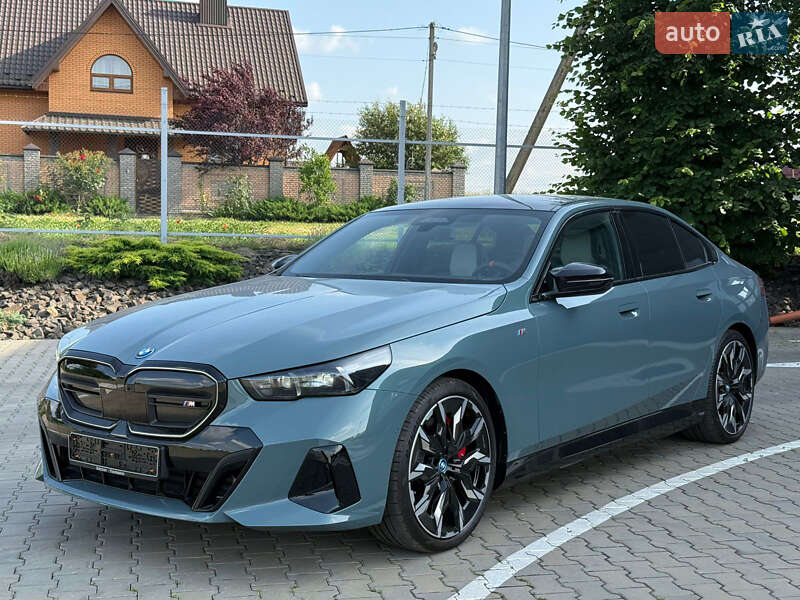 Седан BMW i5 2024 в Киеве
