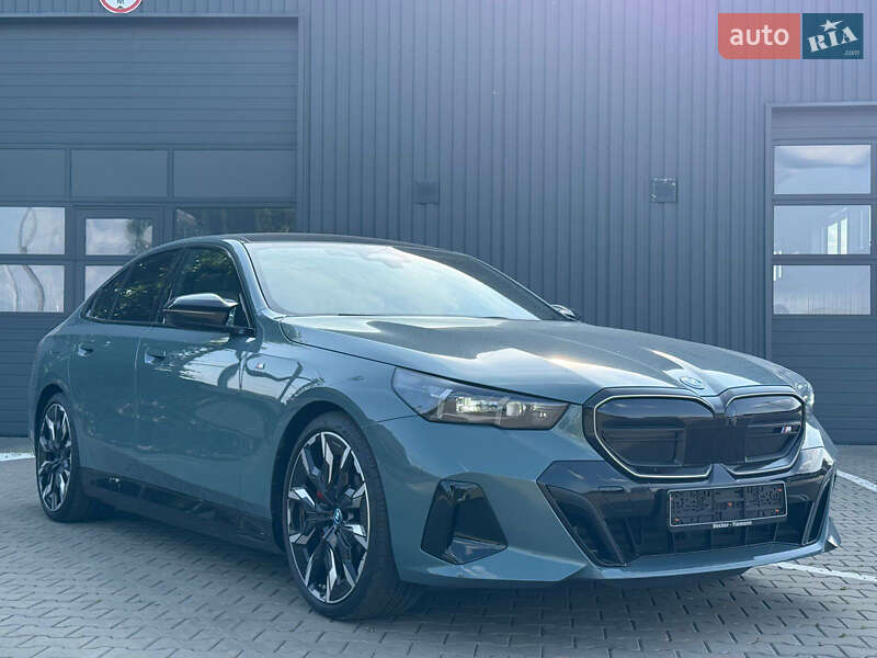 Седан BMW i5 2024 в Киеве