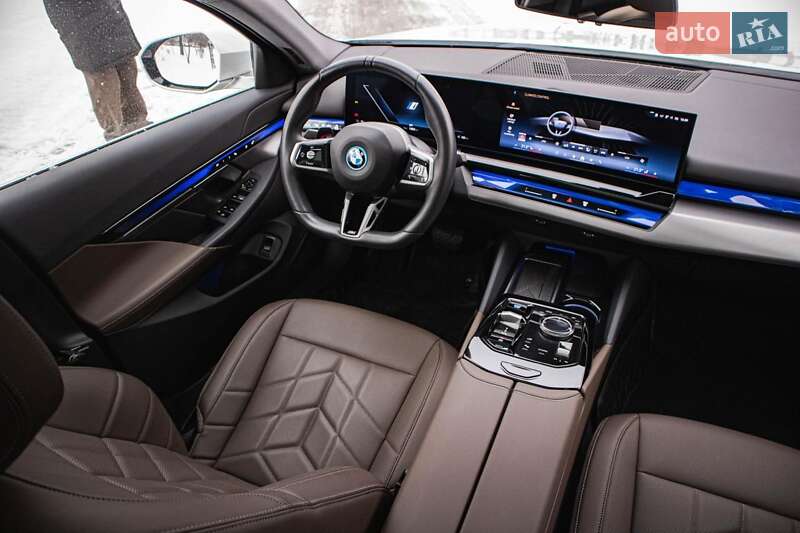 Седан BMW i5 2024 в Киеве