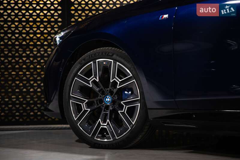 Седан BMW i5 2023 в Луцке