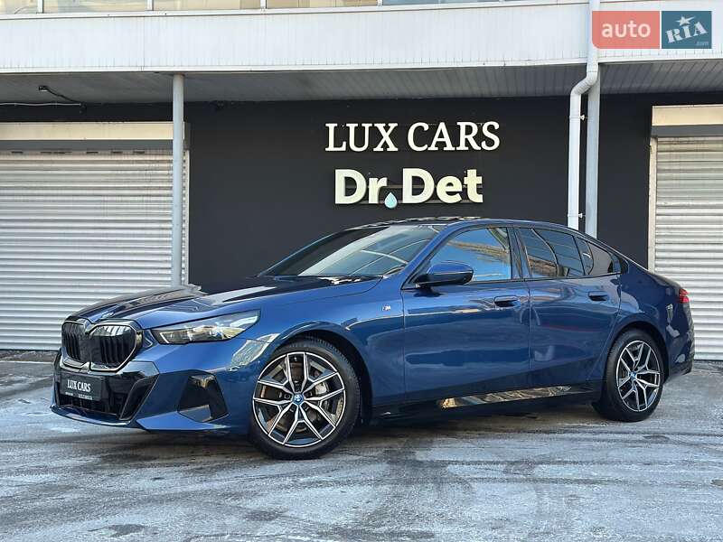 Седан BMW i5 2024 в Києві
