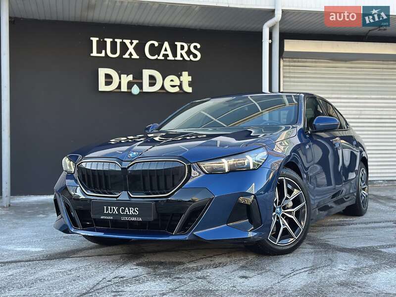 Седан BMW i5 2024 в Києві