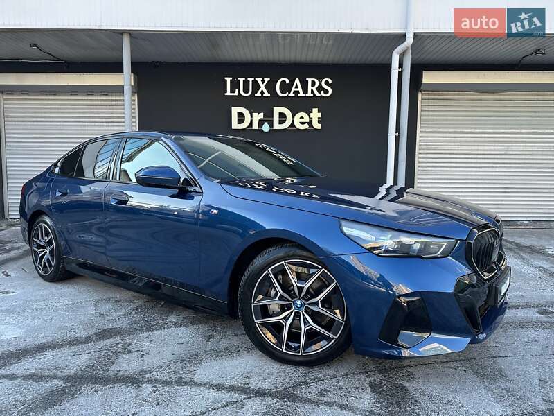 Седан BMW i5 2024 в Києві