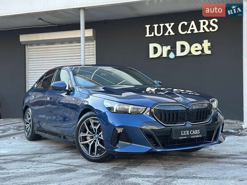 Седан BMW i5 2024 в Києві