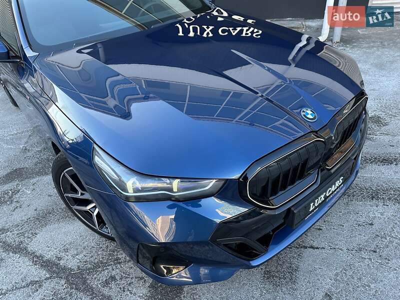 Седан BMW i5 2024 в Києві