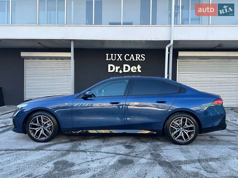 Седан BMW i5 2024 в Києві