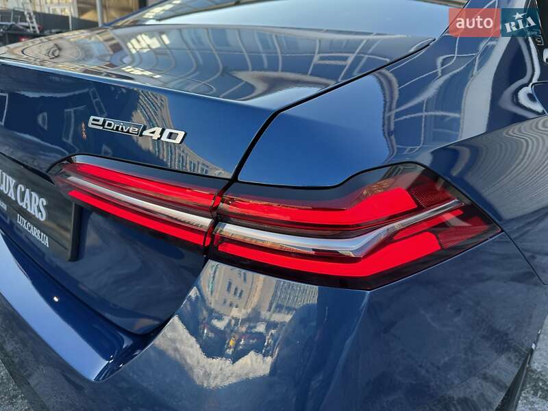 Седан BMW i5 2024 в Києві