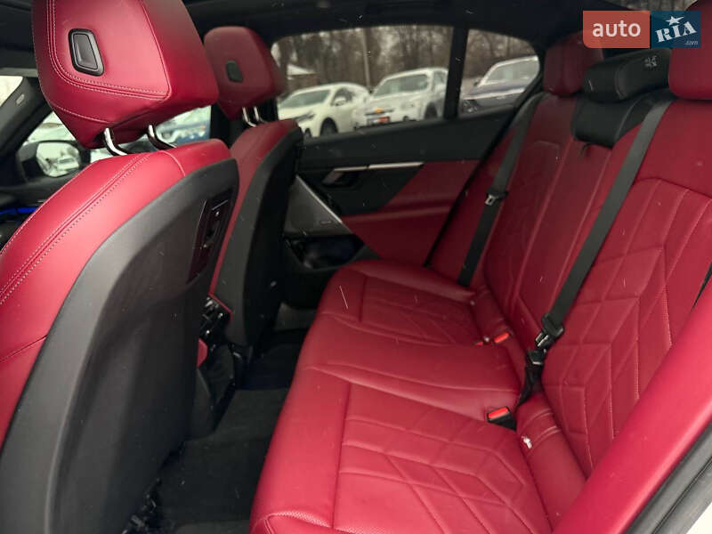 Седан BMW i5 2024 в Харькове