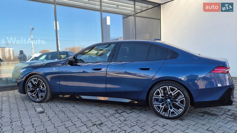 Седан BMW i5 2023 в Хмельницком