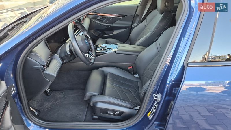 Седан BMW i5 2023 в Хмельницком