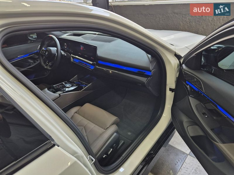 Седан BMW i5 2023 в Києві