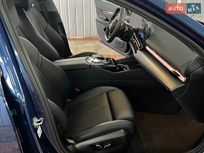 Седан BMW i5 2024 в Рівному