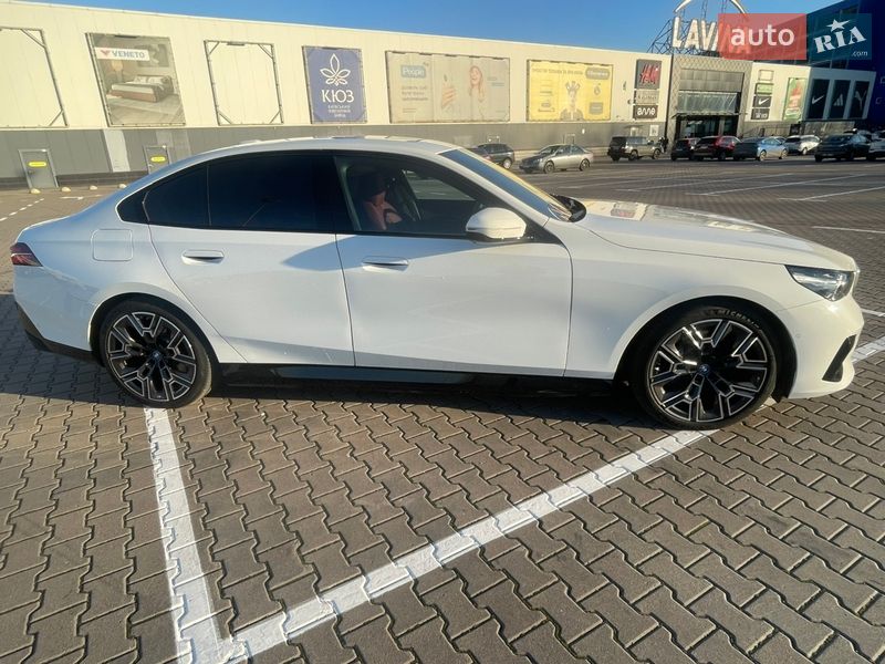 Седан BMW i5 2024 в Києві фото 8 Седан BMW i5 2024 в Києві