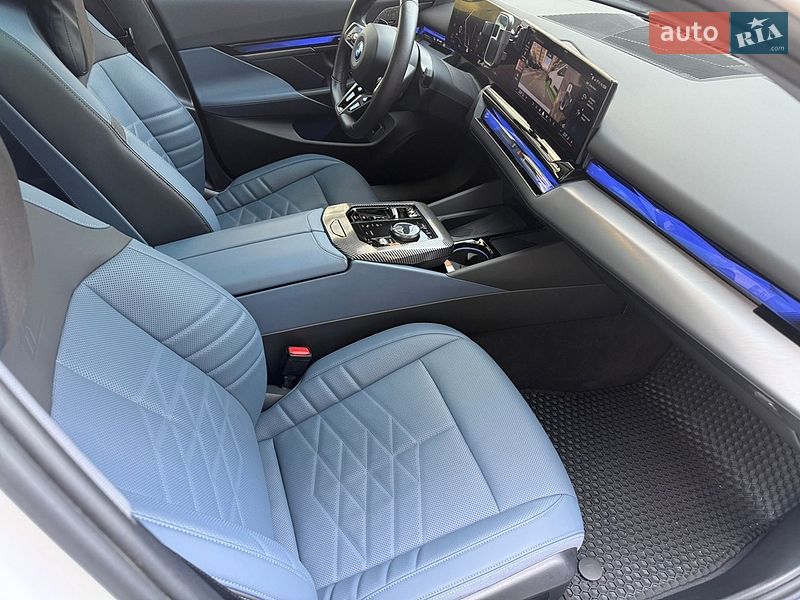 Седан BMW i5 2024 в Киеве