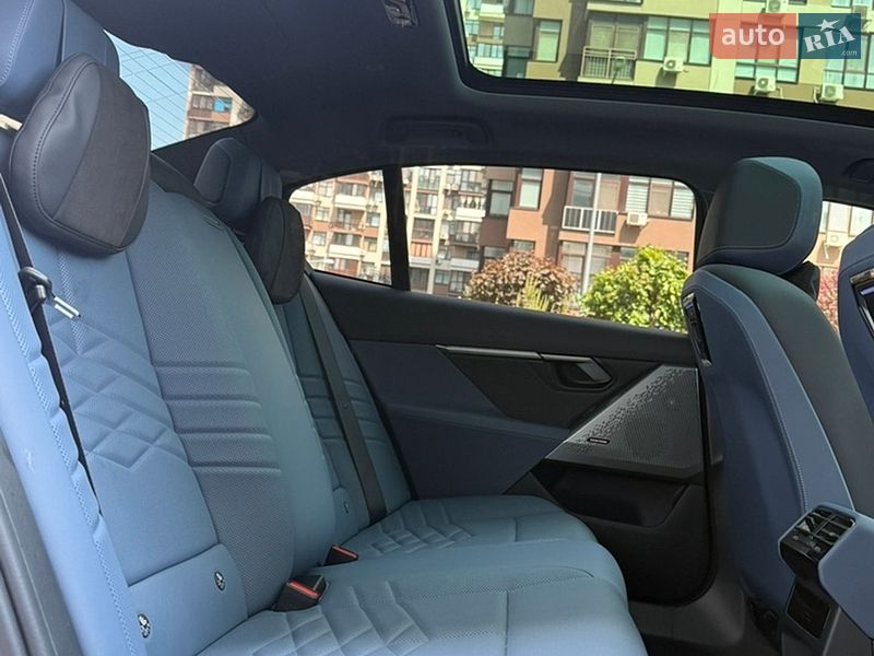 Седан BMW i5 2024 в Киеве