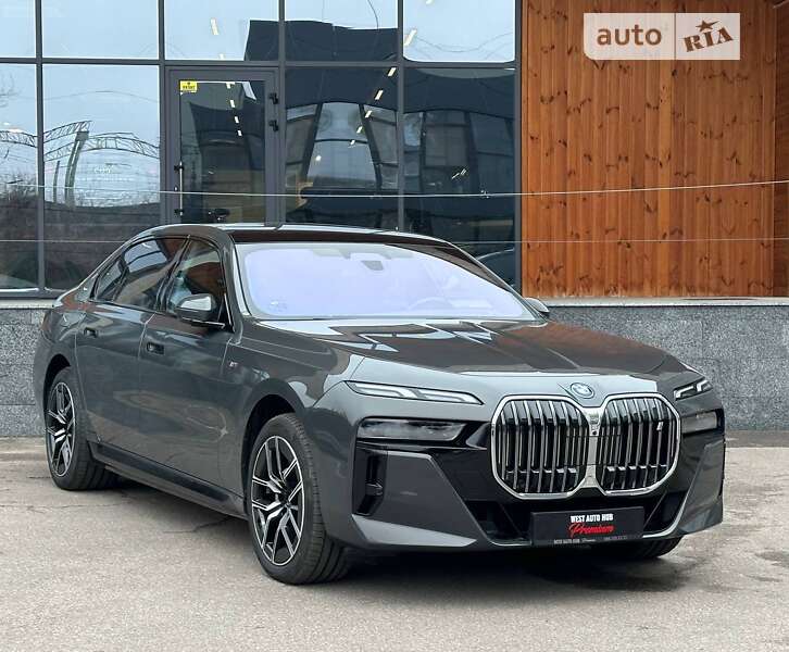 BMW i7 2023