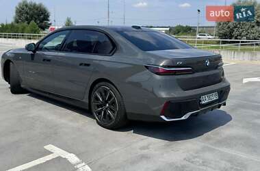 Седан BMW i7 2022 в Києві