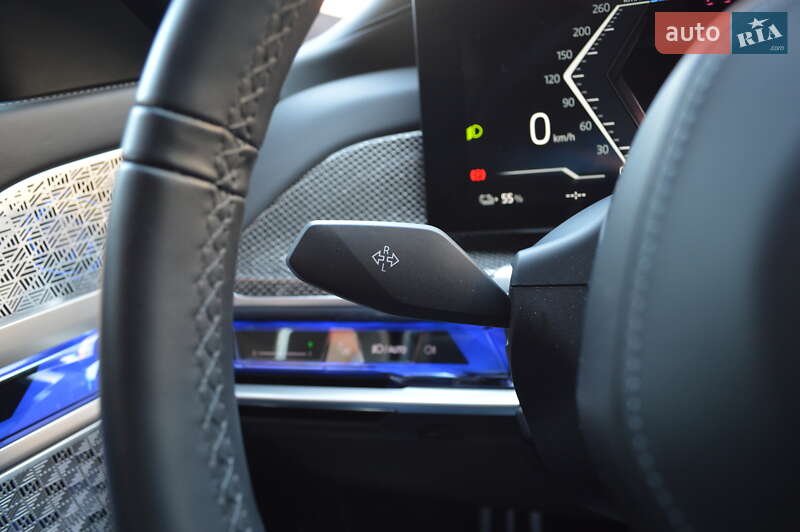 Седан BMW i7 2022 в Львове
