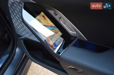 Седан BMW i7 2022 в 
