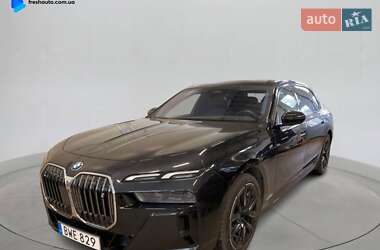 Седан BMW i7 2023 в Ровно