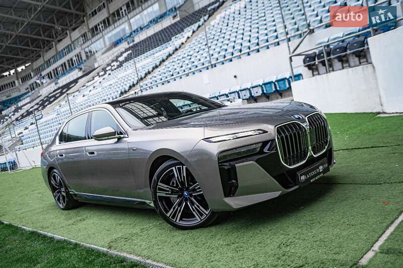Седан BMW i7 2023 в Одессе