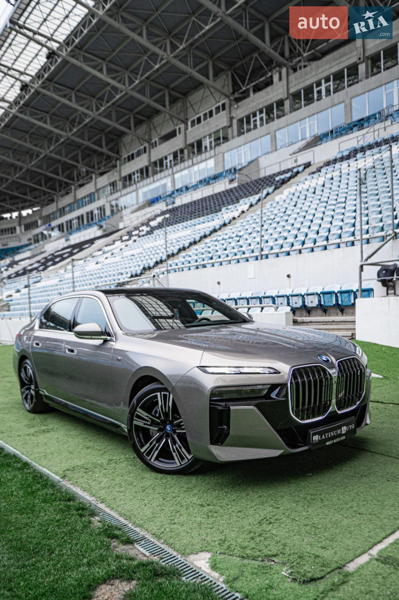 2023 BMW i7 - мініатюра 8