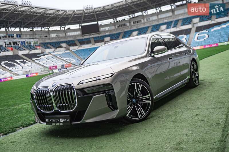 Седан BMW i7 2023 в Одессе