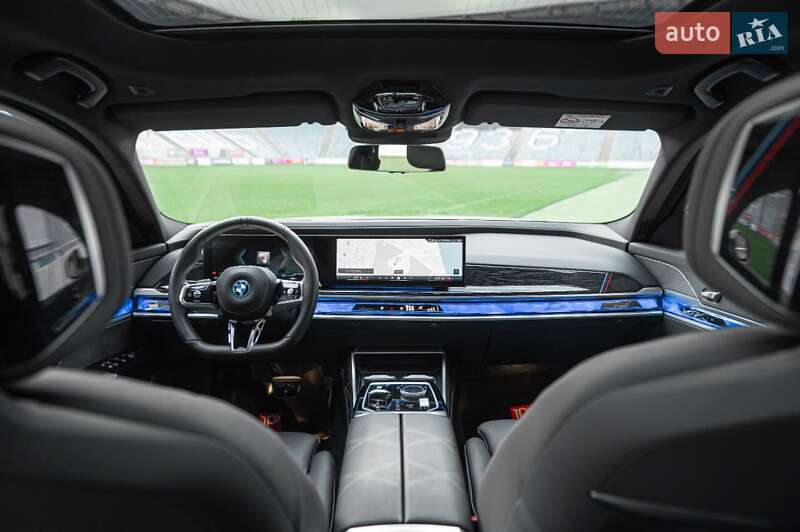 Седан BMW i7 2023 в Одессе