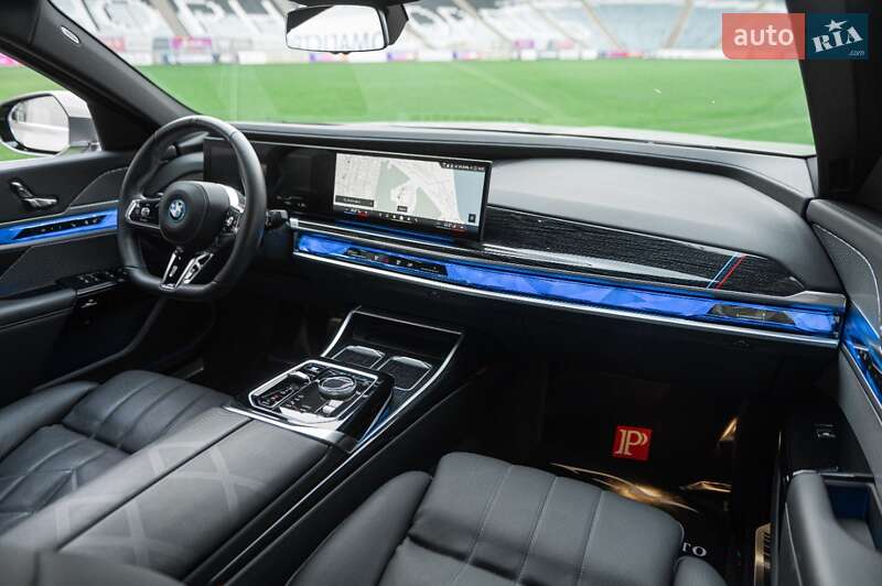 Седан BMW i7 2023 в Одессе