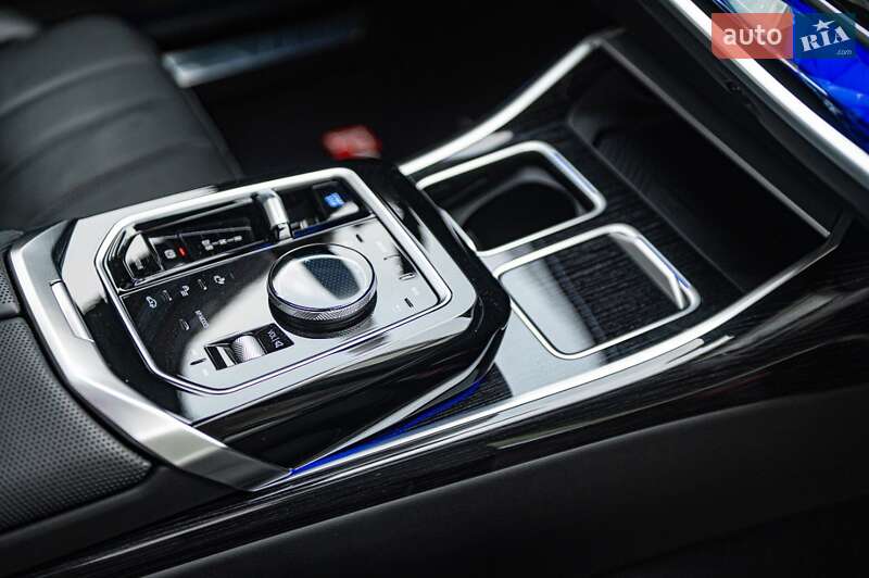 Седан BMW i7 2023 в Одессе
