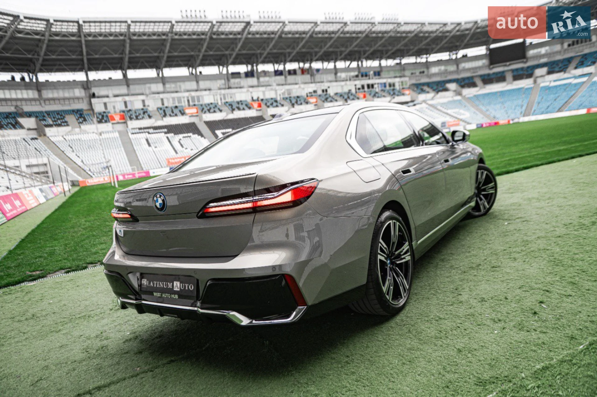 2023 BMW i7 - мініатюра 13