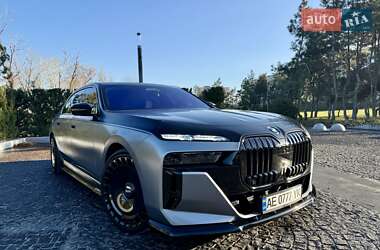 Седан BMW i7 2022 в Дніпрі