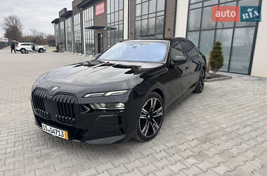 Седан BMW i7 2023 в Тернополі