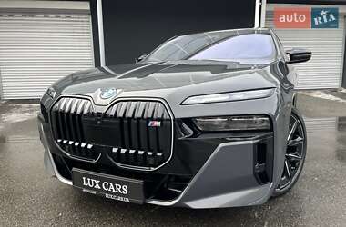 Седан BMW i7 2023 в Киеве