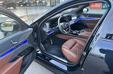 Седан BMW i7 2023 в Полтаве