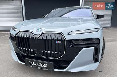 Седан BMW i7 2023 в 