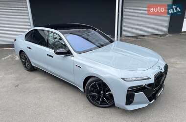 Седан BMW i7 2023 в 