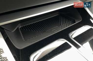 Седан BMW i7 2023 в 