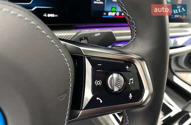 Седан BMW i7 2023 в 