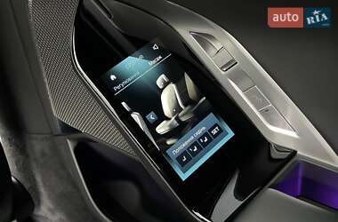 Седан BMW i7 2023 в 