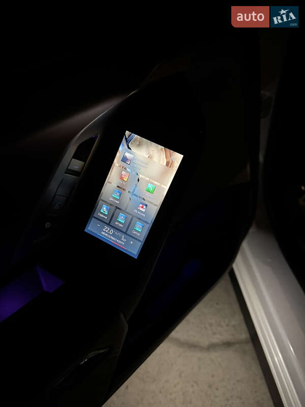 Седан BMW i7 2023 в Киеве