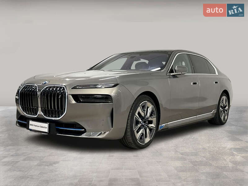 Седан BMW i7 2022 в 