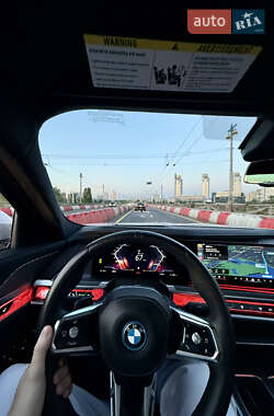 Седан BMW i7 2023 в 