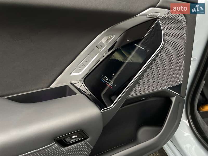 Седан BMW i7 2023 в Киеве