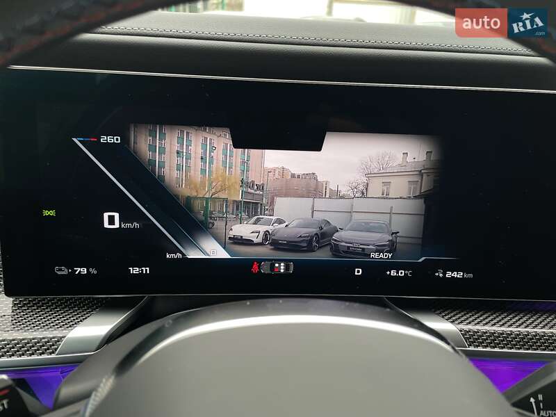 Седан BMW i7 2023 в Киеве