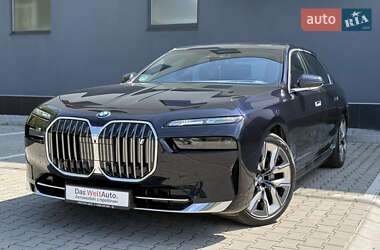 Седан BMW i7 2023 в Хмельницькому