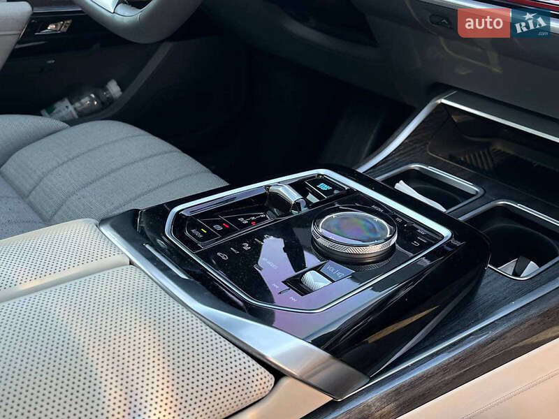 Седан BMW i7 2023 в Львове фото 24 Седан BMW i7 2023 в Львове
